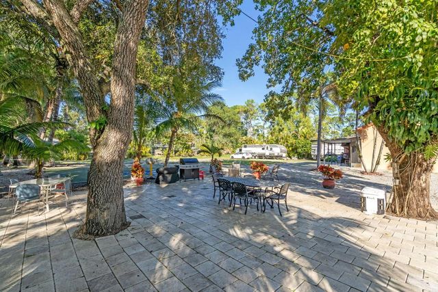 15857 N 75th Lane N, Loxahatchee, FL 33470