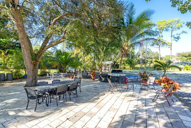 15857 N 75th Lane N, Loxahatchee, FL 33470