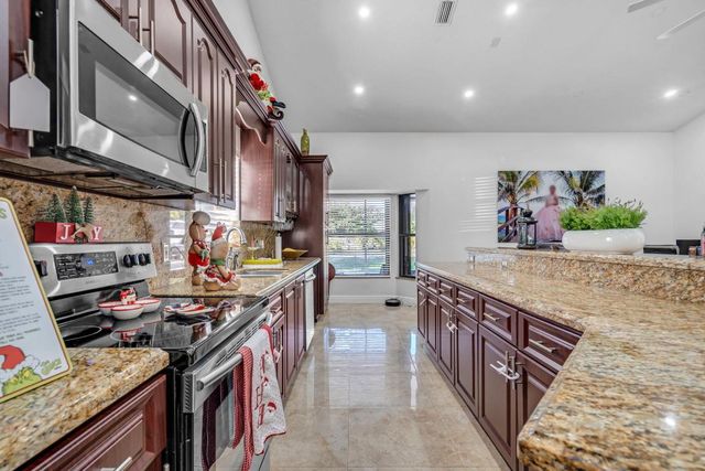 15857 N 75th Lane N, Loxahatchee, FL 33470