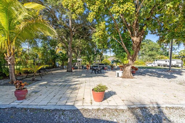 15857 N 75th Lane N, Loxahatchee, FL 33470