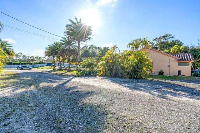 15857 N 75th Lane N, Loxahatchee, FL 33470