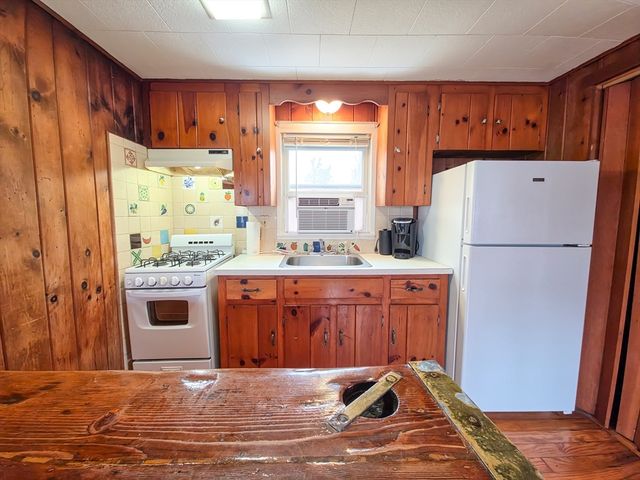 249 Winslow Gray Rd, Yarmouth, MA 02673