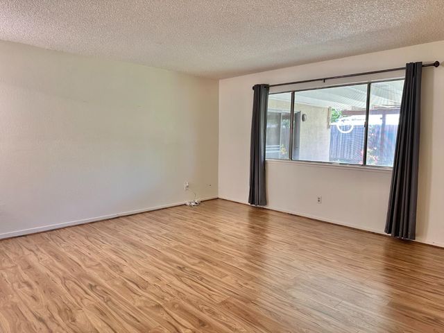 3163 Alamos, Fresno, CA 93722