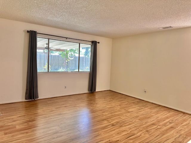 3163 Alamos, Fresno, CA 93722