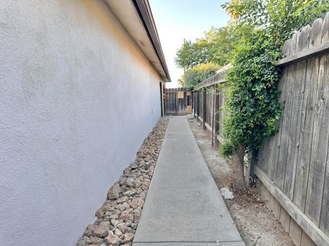 3163 Alamos, Fresno, CA 93722