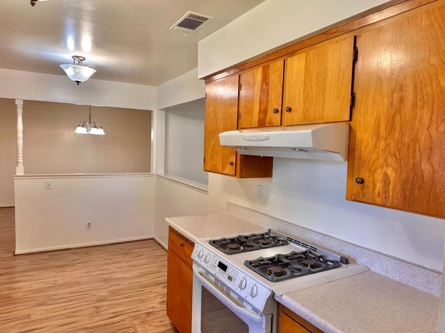 3163 Alamos, Fresno, CA 93722