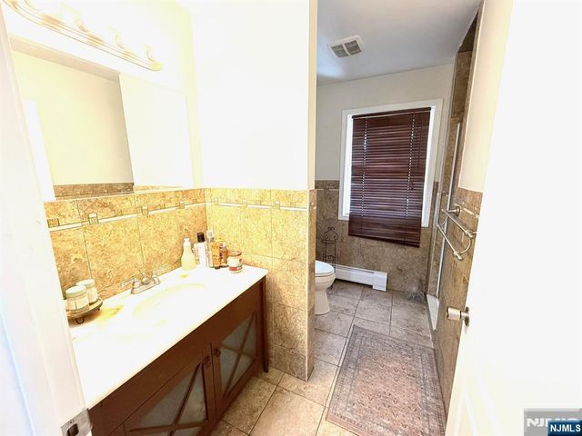 423 Bergen Boulevard, Palisades Park, NJ 07650