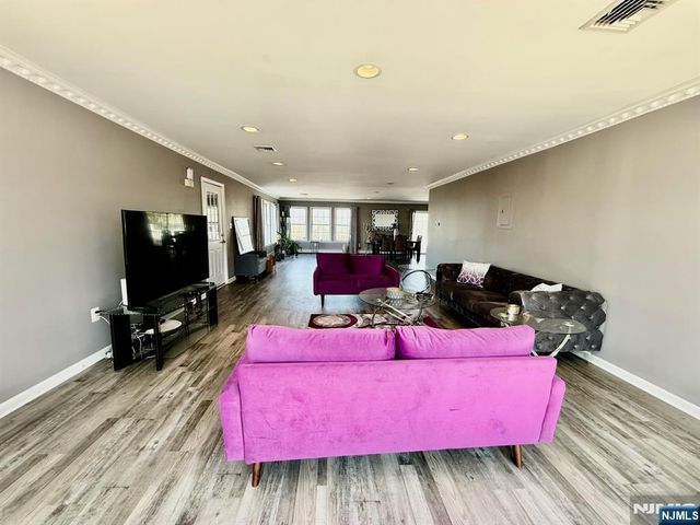 423 Bergen Boulevard, Palisades Park, NJ 07650