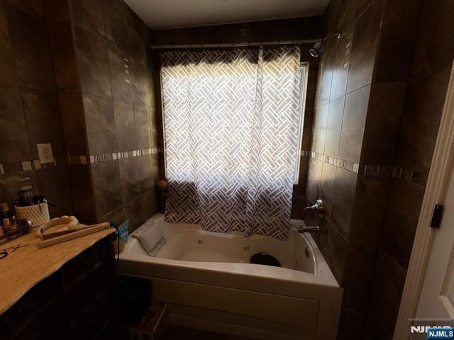 423 Bergen Boulevard, Palisades Park, NJ 07650