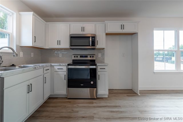 2084 Aster Drive, Jeffersonville, IN 47130