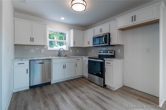 2084 Aster Drive, Jeffersonville, IN 47130
