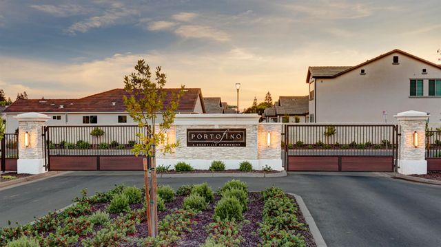 2442 E Okeefe Drive, Fresno, CA 93720