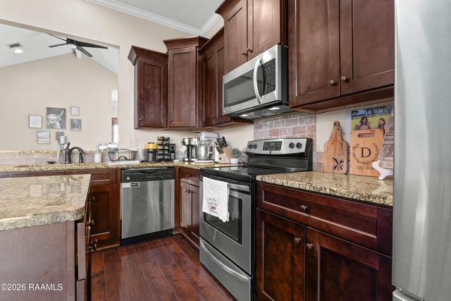 105 Cedar Mound Lane, Youngsville, LA 70592
