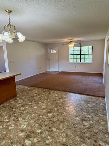 14 Lakeview Cir, Clarksville, AR 72830