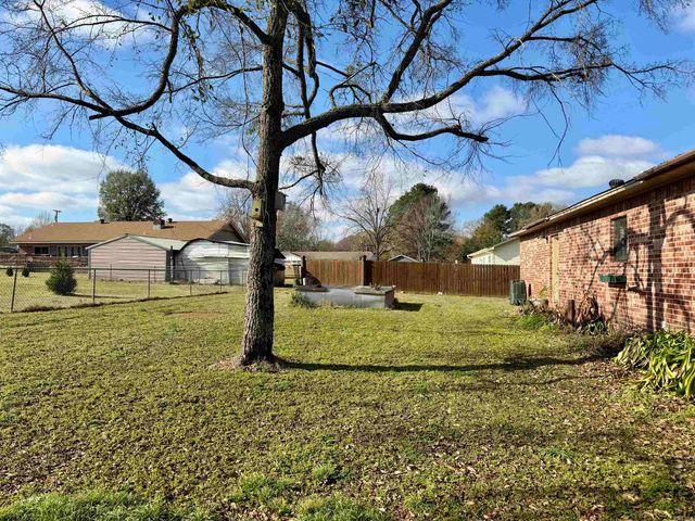 14 Lakeview Cir, Clarksville, AR 72830