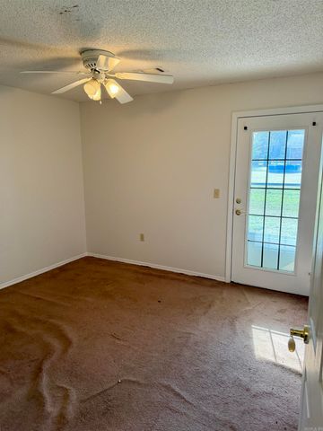 14 Lakeview Cir, Clarksville, AR 72830