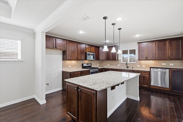 7992 Cool River Drive, Frisco, TX 75036