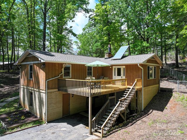 106 Gordon Drive, Flat Rock, NC 28731
