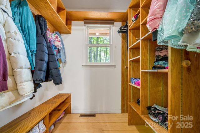 106 Gordon Drive, Flat Rock, NC 28731