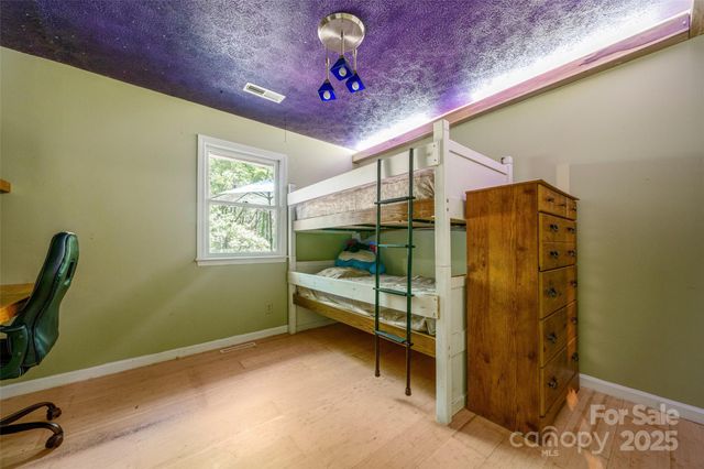 106 Gordon Drive, Flat Rock, NC 28731