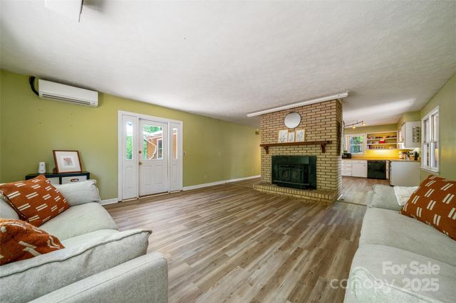 106 Gordon Drive, Flat Rock, NC 28731