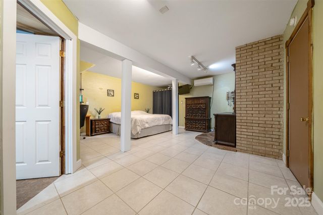 106 Gordon Drive, Flat Rock, NC 28731