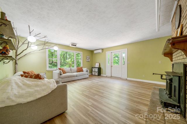 106 Gordon Drive, Flat Rock, NC 28731