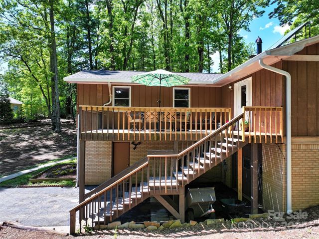 106 Gordon Drive, Flat Rock, NC 28731