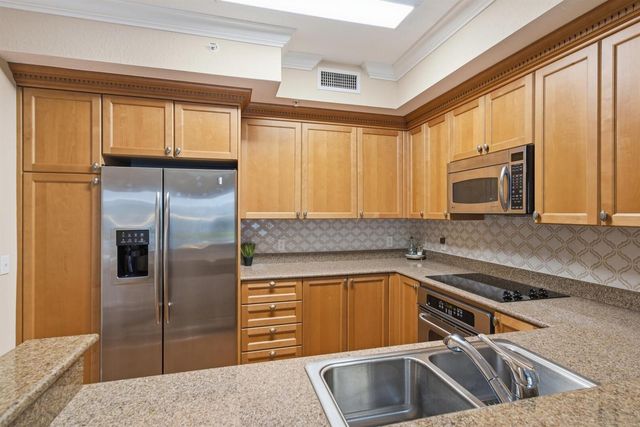 4 Renaissance Way 110, Boynton Beach, FL 33426