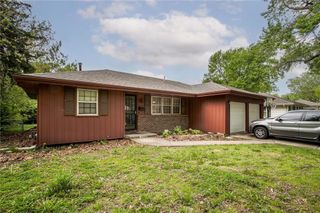 5701 E 100th Street, Kansas City, MO 64137