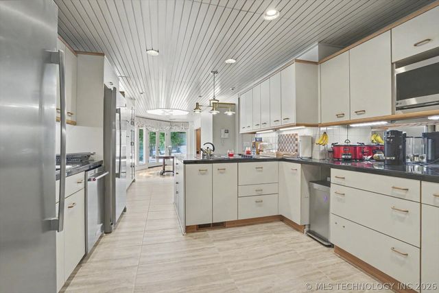 7449 S Indianapolis Avenue, Tulsa, OK 74136