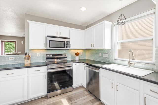 809 34th Street SW, Bondurant, IA 50035