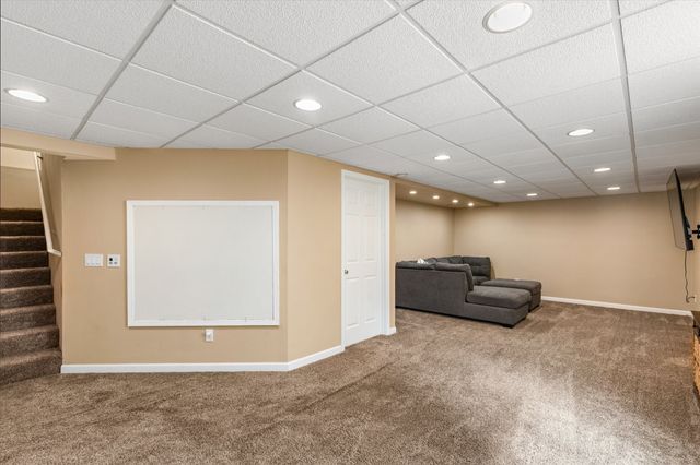 809 34th Street SW, Bondurant, IA 50035