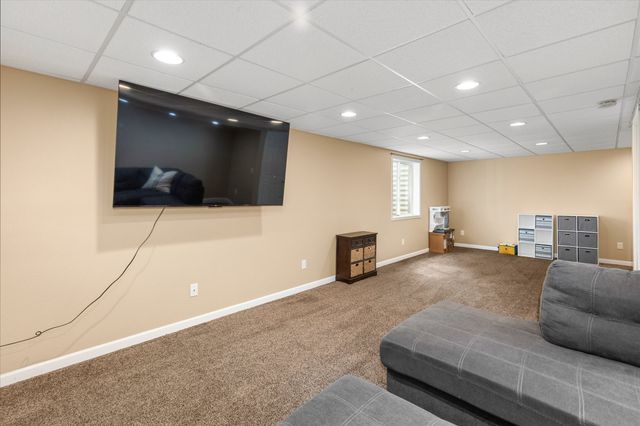 809 34th Street SW, Bondurant, IA 50035