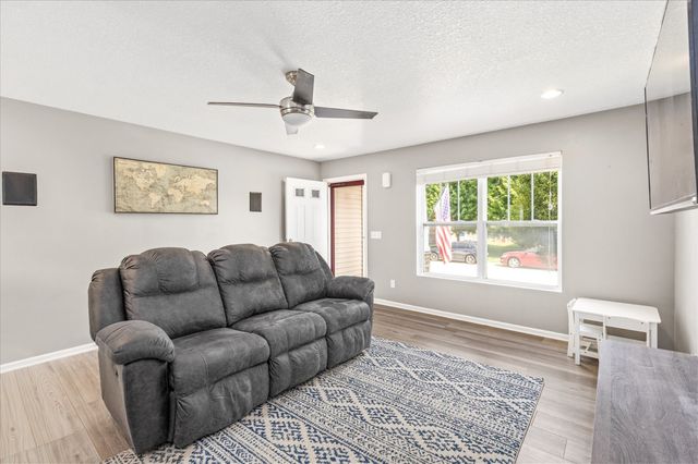 809 34th Street SW, Bondurant, IA 50035