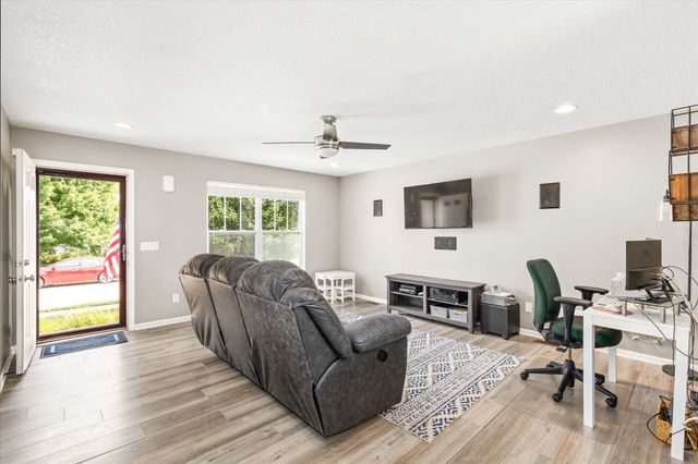 809 34th Street SW, Bondurant, IA 50035