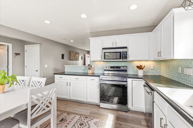 809 34th Street SW, Bondurant, IA 50035