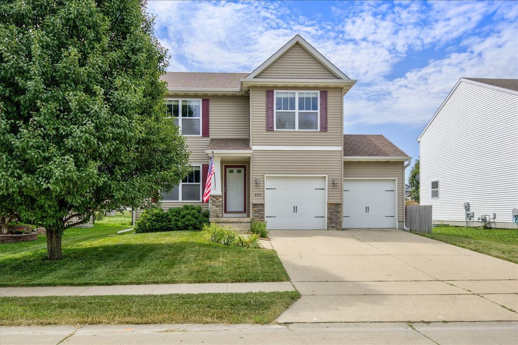 809 34th Street SW, Bondurant, IA 50035