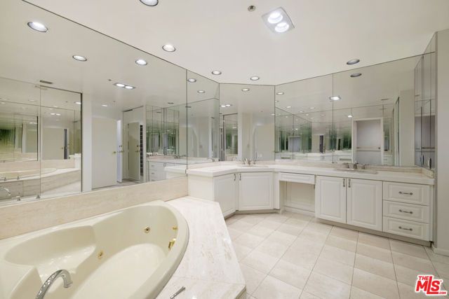 10430 Wilshire Boulevard 202, Los Angeles, CA 90024