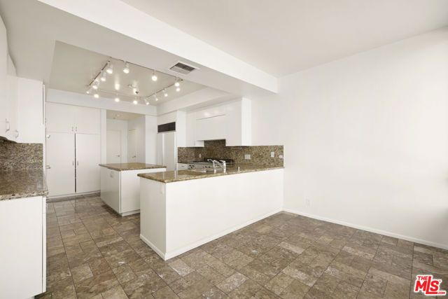 10430 Wilshire Boulevard 202, Los Angeles, CA 90024