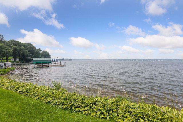 17870 Breezy Point Road, Wayzata, MN 55391