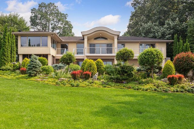 17870 Breezy Point Road, Wayzata, MN 55391