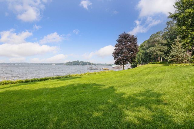 17870 Breezy Point Road, Wayzata, MN 55391