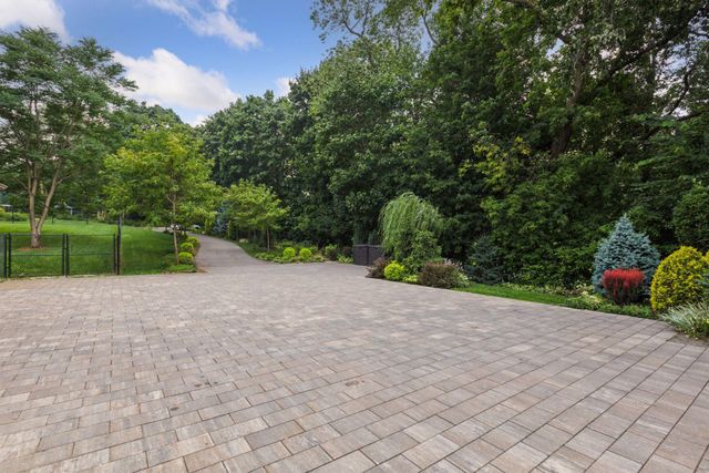 17870 Breezy Point Road, Wayzata, MN 55391