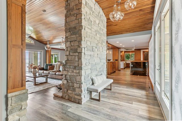 17870 Breezy Point Road, Wayzata, MN 55391
