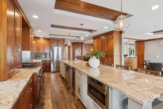 17870 Breezy Point Road, Wayzata, MN 55391