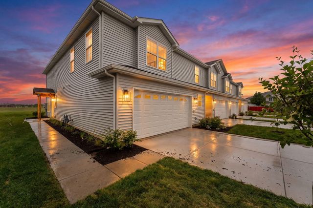 9561 Luebcke Lane, Crown Point, IN 46307
