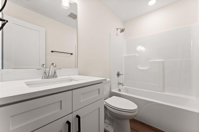 9561 Luebcke Lane, Crown Point, IN 46307