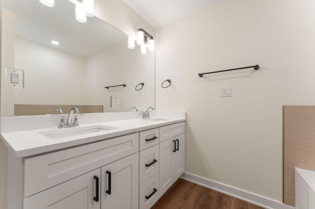 9561 Luebcke Lane, Crown Point, IN 46307
