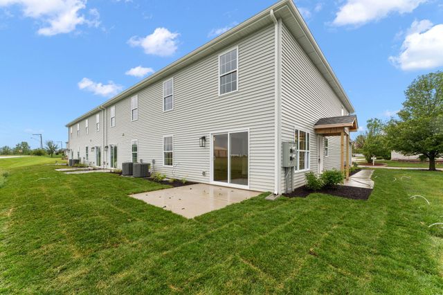 9561 Luebcke Lane, Crown Point, IN 46307